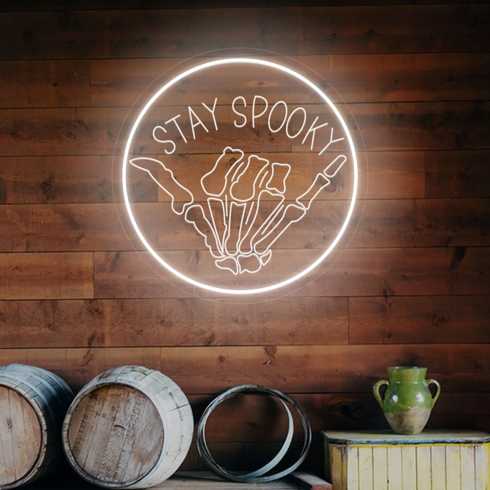 

Неоновая вывеска на Хэллоуин с надписью на заказ