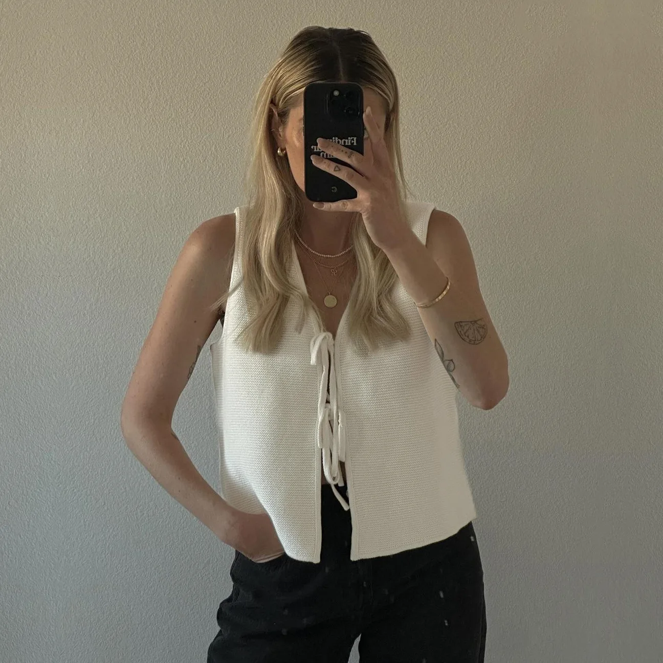 Женская майка в рубчик с повязками вязаный жилет пуговицы спереди полоску