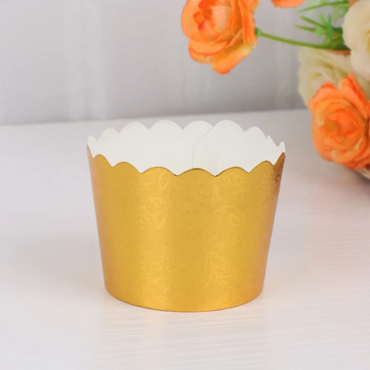 

50 Pcs Metal-like Texture Paper Cupcake Cups Disposable Muffin Cup Heat-resistant Dessert Bowls Party Supplies for Baking