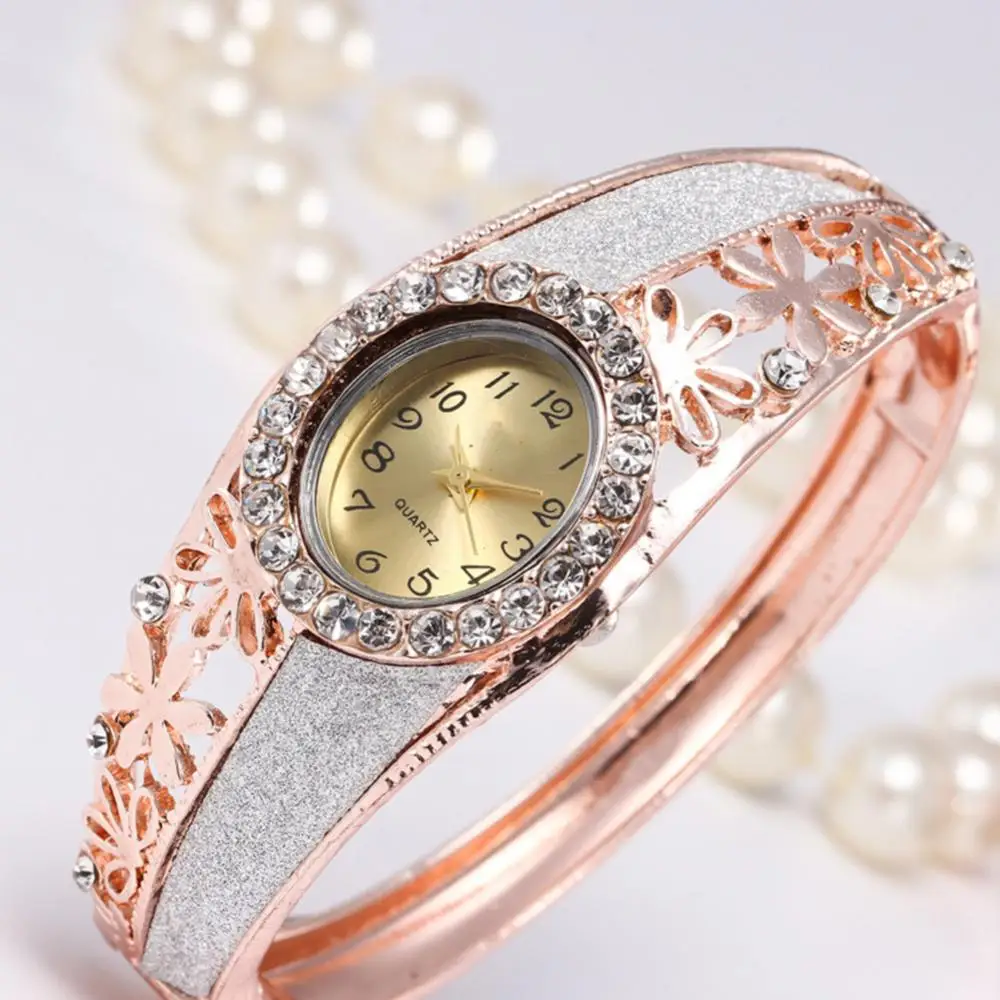 

2022 Fashion Luxury Hollow Watch for Women Quartz Wristwatches Crystal Embed Rose Gold Dial Rhinestone Full Steel Bangle Clock