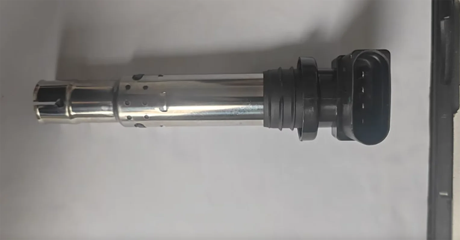 Фото Комплект из 4 катушек зажигания для VW Golf, Jetta, Bora, Beetle, Polo, Sharan, A3, Altea, Ibiza, Fabia, Octavia, Yeti (номера OE) 036 905 715F,036905715F №4