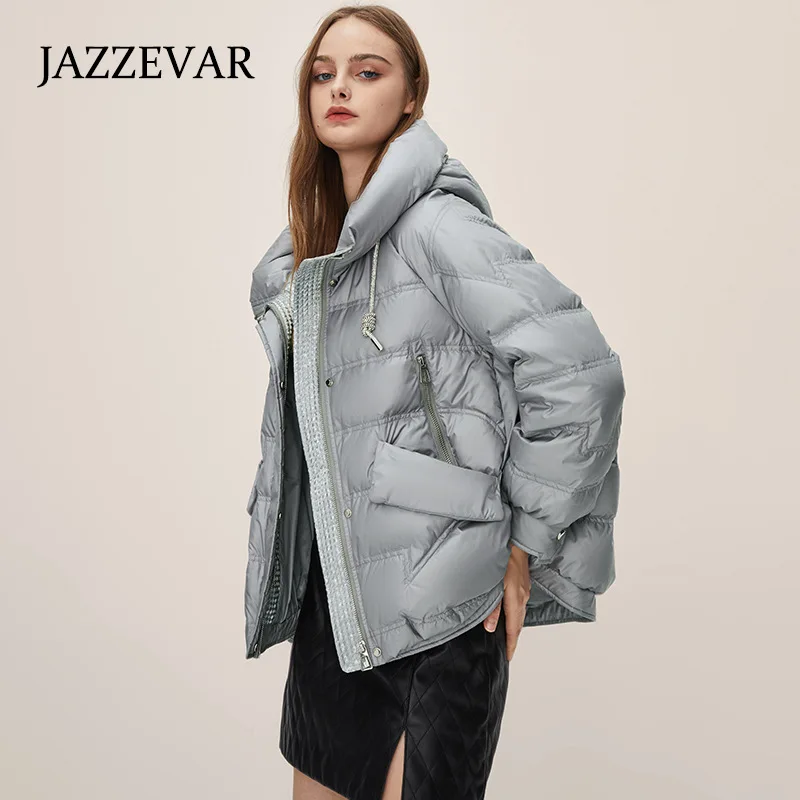 Рисунок 2 - Женский короткий пуховик с капюшоном