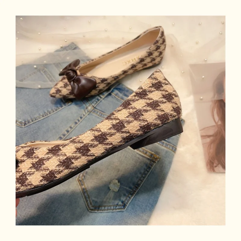 Retro Flat Shoes Women 2023 New Temperament Pointed Flat-bottomed Loafers Women Soft-soled Ladies Shoes Designer Zapatos Mujer