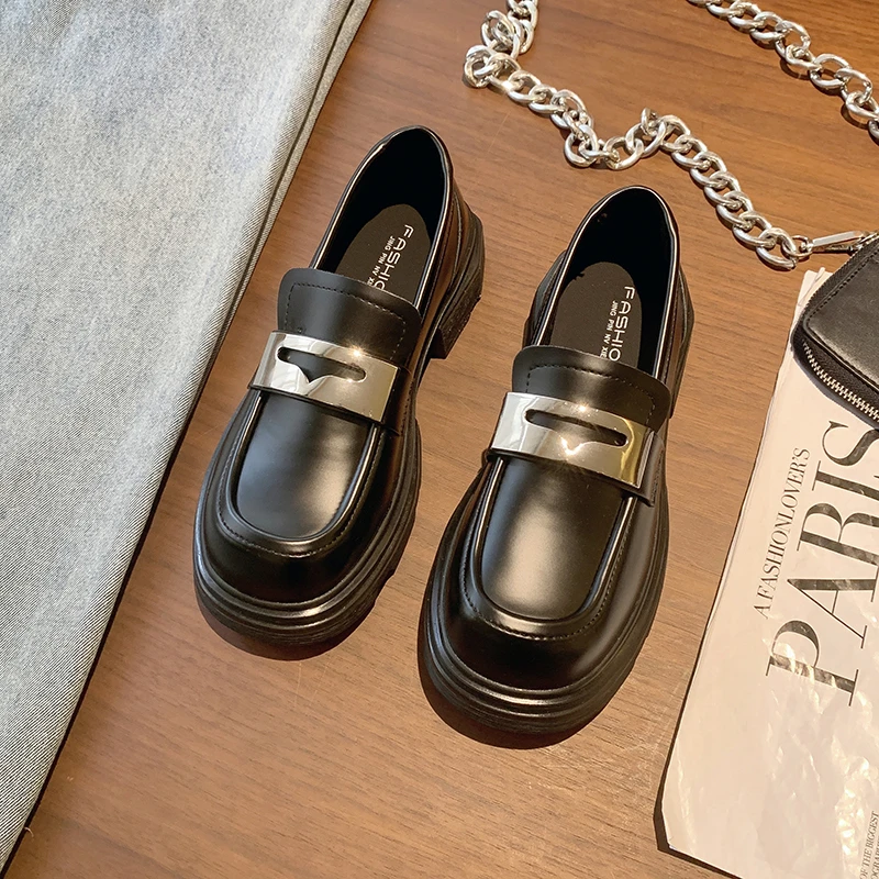 

Женские туфли из натуральной кожи, с круглым носком, на среднем каблуке