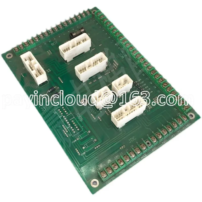 

Панель связи для крыши автомобиля