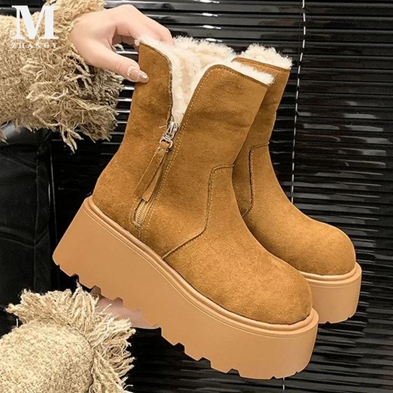 Замшевые женские ботильоны на меху платформе