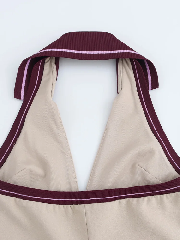 Женское мини-платье в полоску с открытой спиной и лямкой на шее