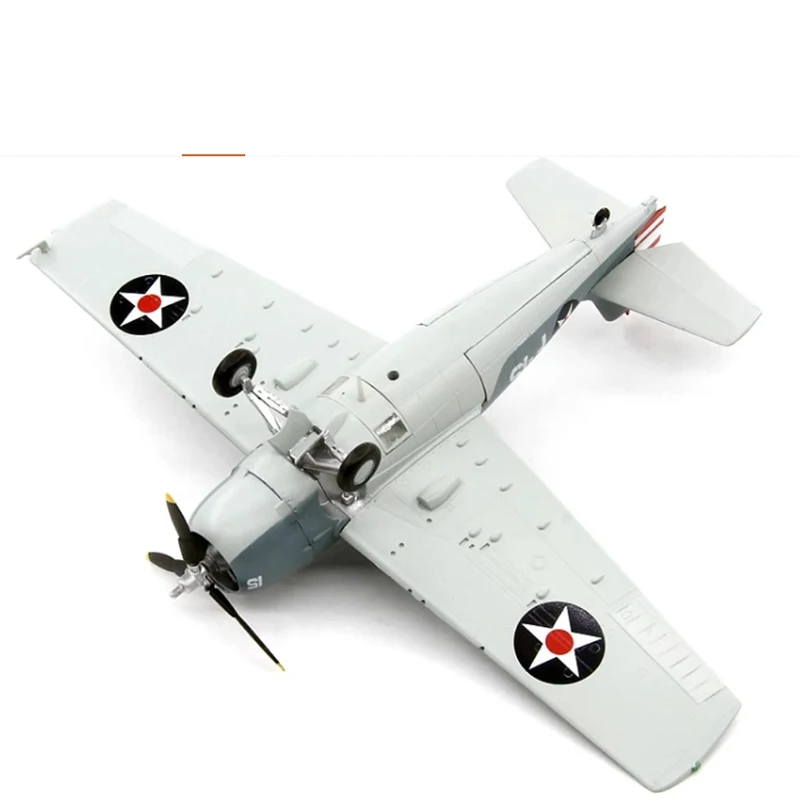 Модель летательного аппарата в масштабе 1/72 американский стиль