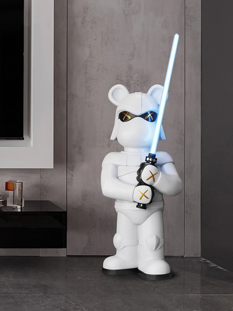 

Nordic Fashion Lightsaber Warrior Bear Statue, Home Decoration, Resin Crafts, Living Room Floor Lamps, Creative Ornaments