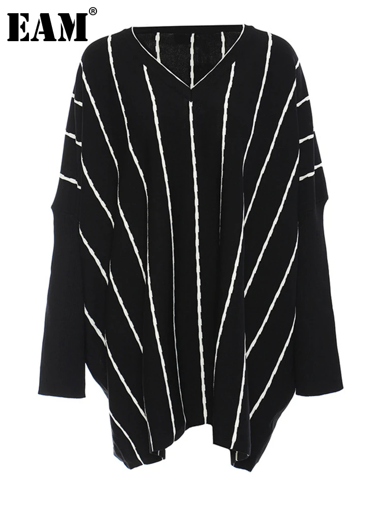 

[EAM] Women Black Striped Color-block Casual T-shirt New V-Neck Long Batwing Sleeve Fashion Tide Spring Autumn 2022 1DE7884