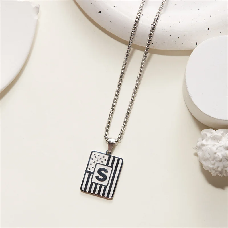 Ожерелье с квадратным кулоном американским флагом и 26 буквами для мужчин женщин