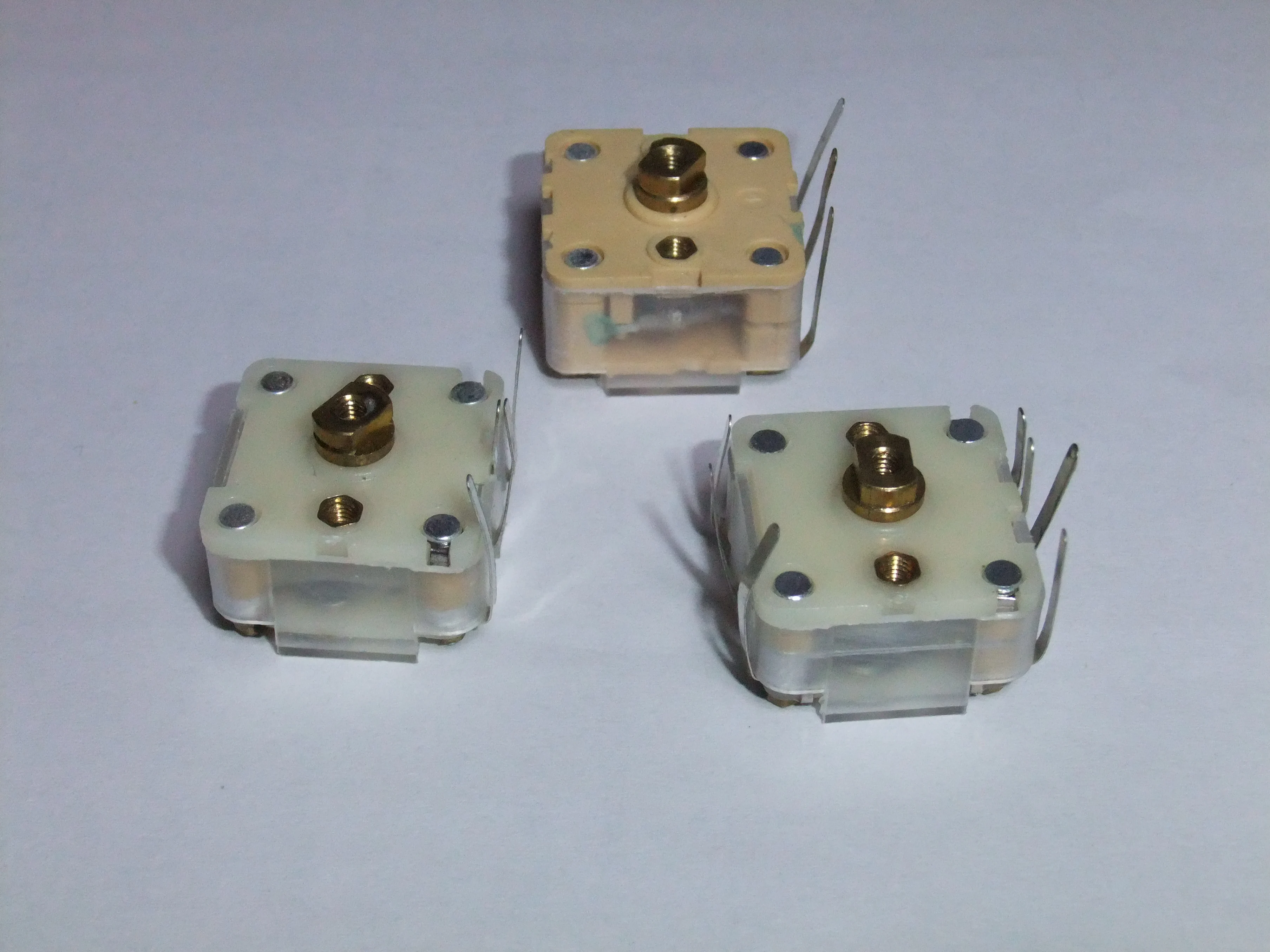 

223P/223F/443DF 2.1mm Hole Shaft Radio Variable Capacitors Adjustable Capacitance