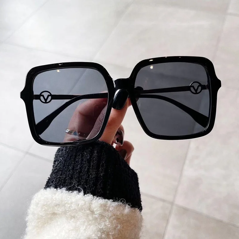 

Oversized Square Summer Sunglasses Women Vintage Retro Black Gray Metal Ladies Shade Sun Glasses Trend Driving UV400 Fashion