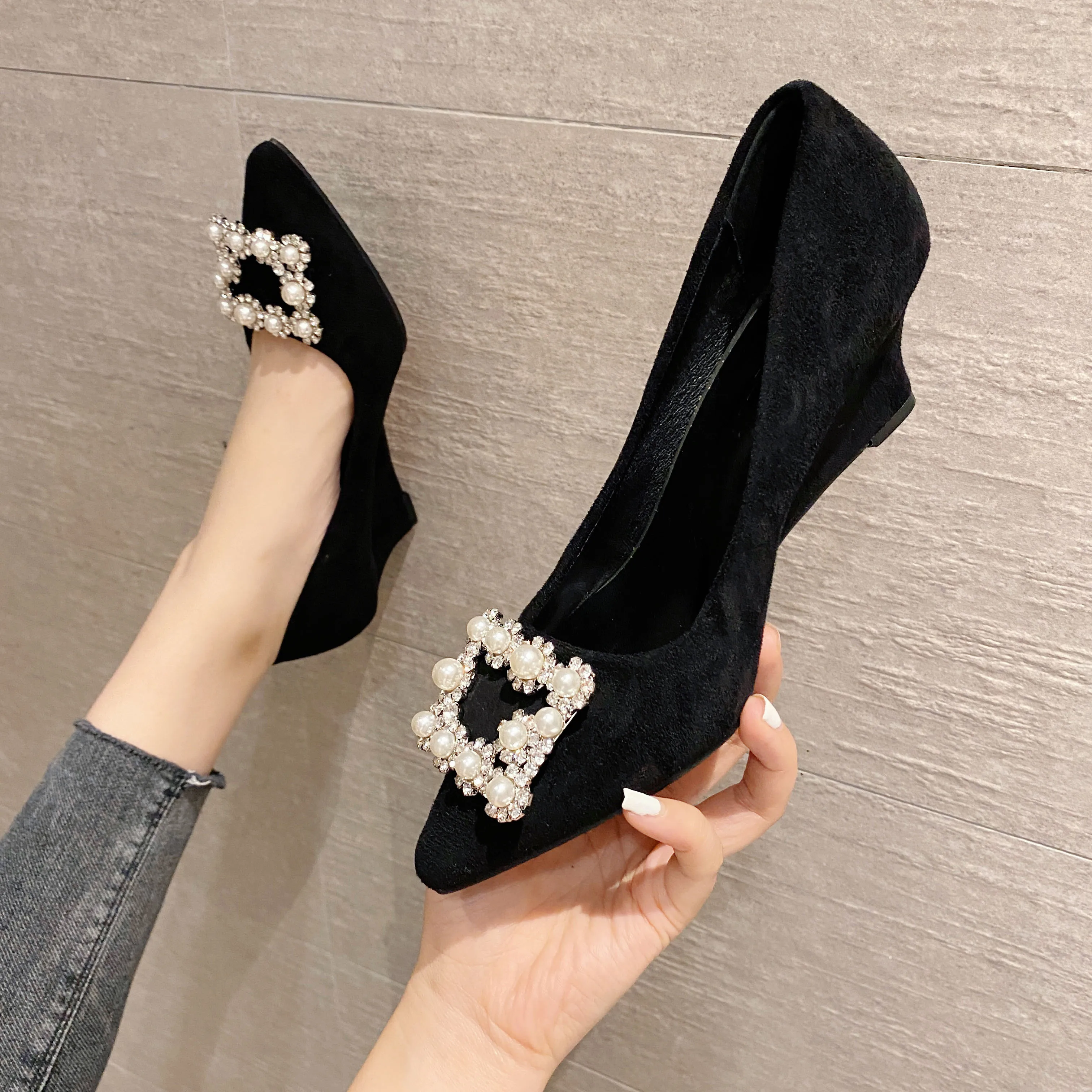 Туфли-лодочки женские с шипами на платформе и каблуке