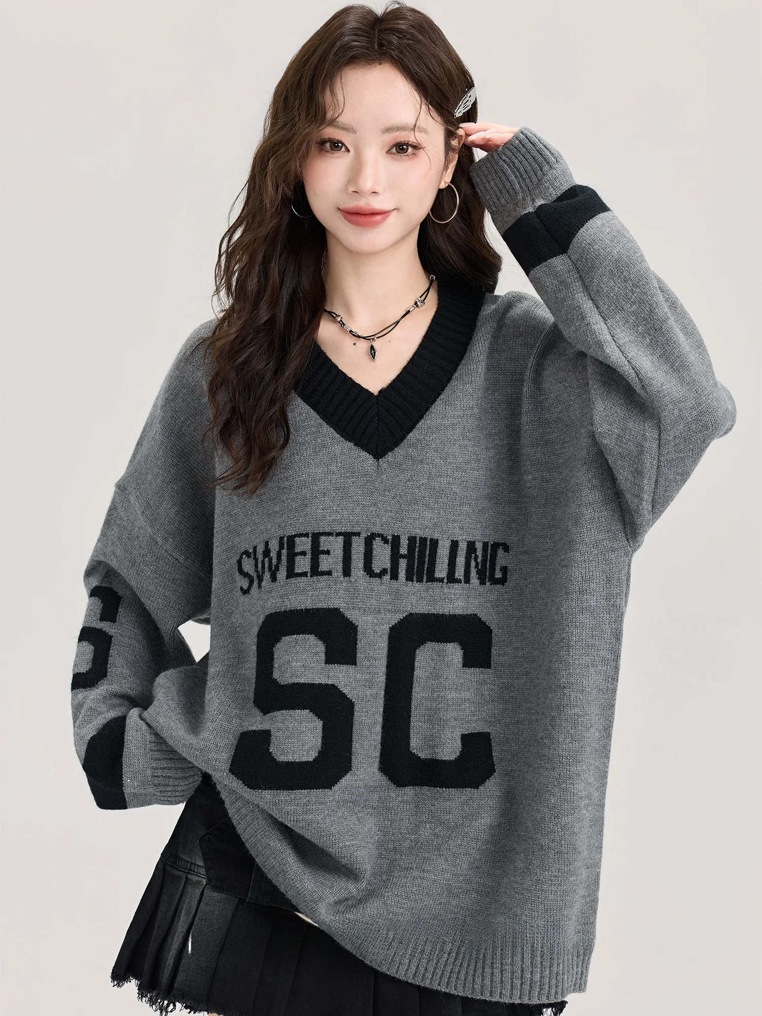 Xiaoke Idle Sle контрастного цвета вязаный свитер с v-образным вырезом и длинными