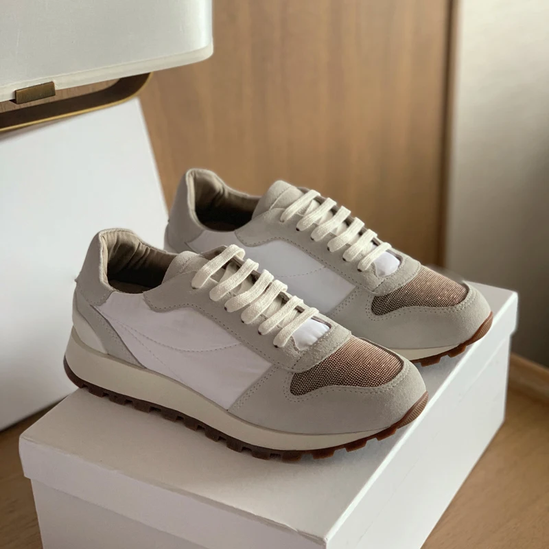 New casual sports shoes. The upper is made of imported cashmere  real silk. shoes for women sneakers