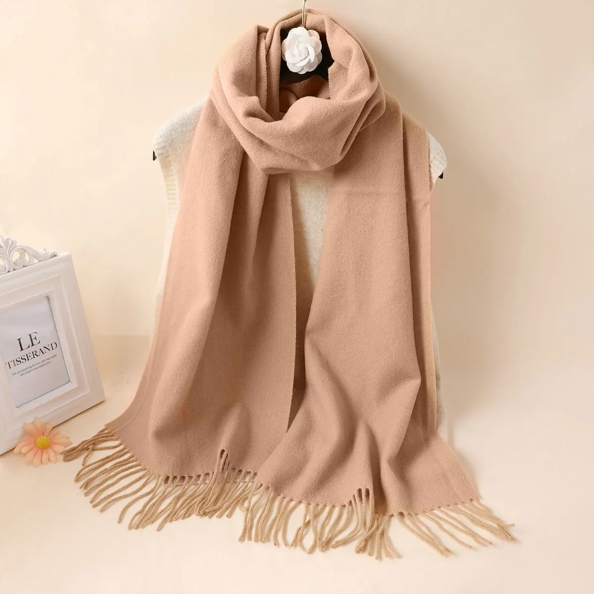 Рисунок 4 - Осень 2023, женский шелковый шарф