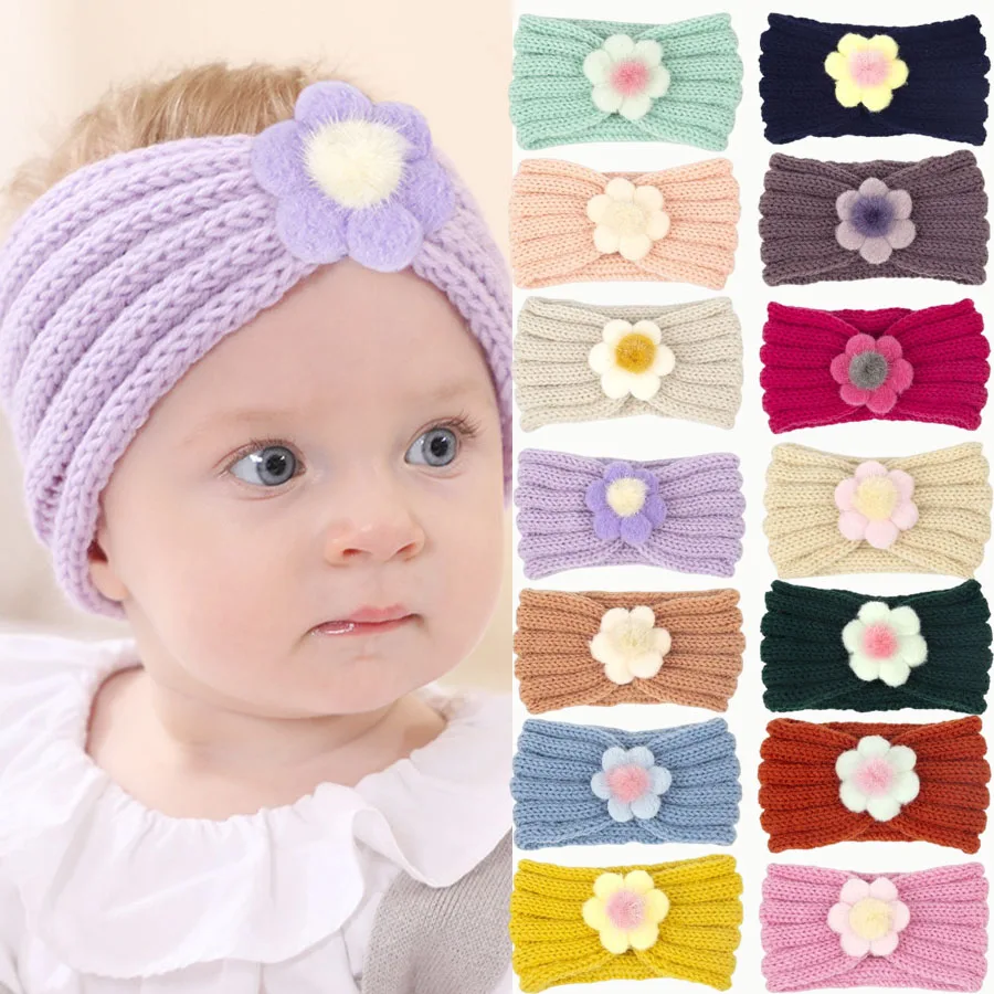 

Женская трикотажная осенне-зимняя одежда с цветами