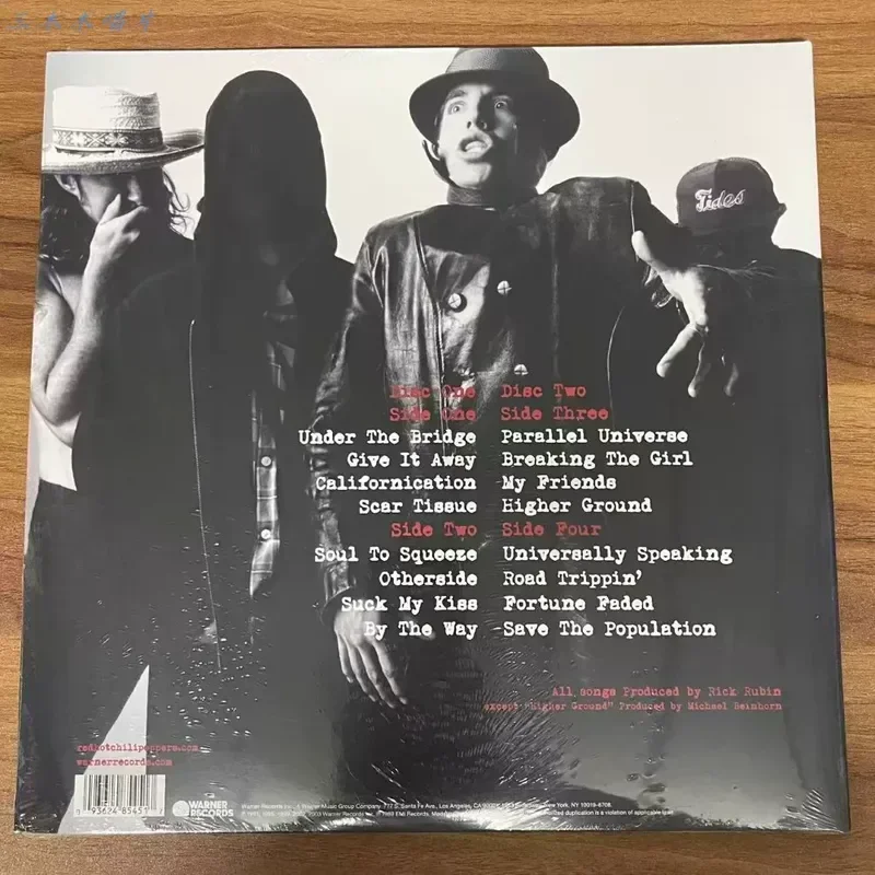 Фото Red Hot Chili Peppers: Лучшие хиты на виниле, двойной LP-альбом для любителей музыки №3