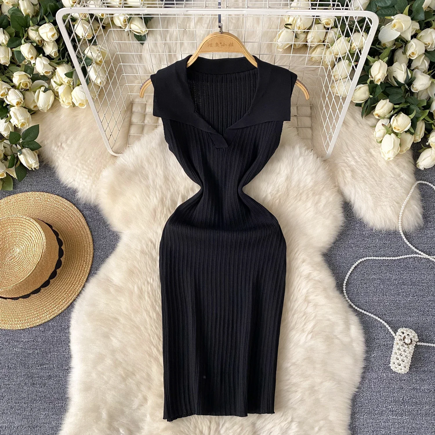 Летнее женское трикотажное платье без рукавов 2024 эластичное черное облегающее