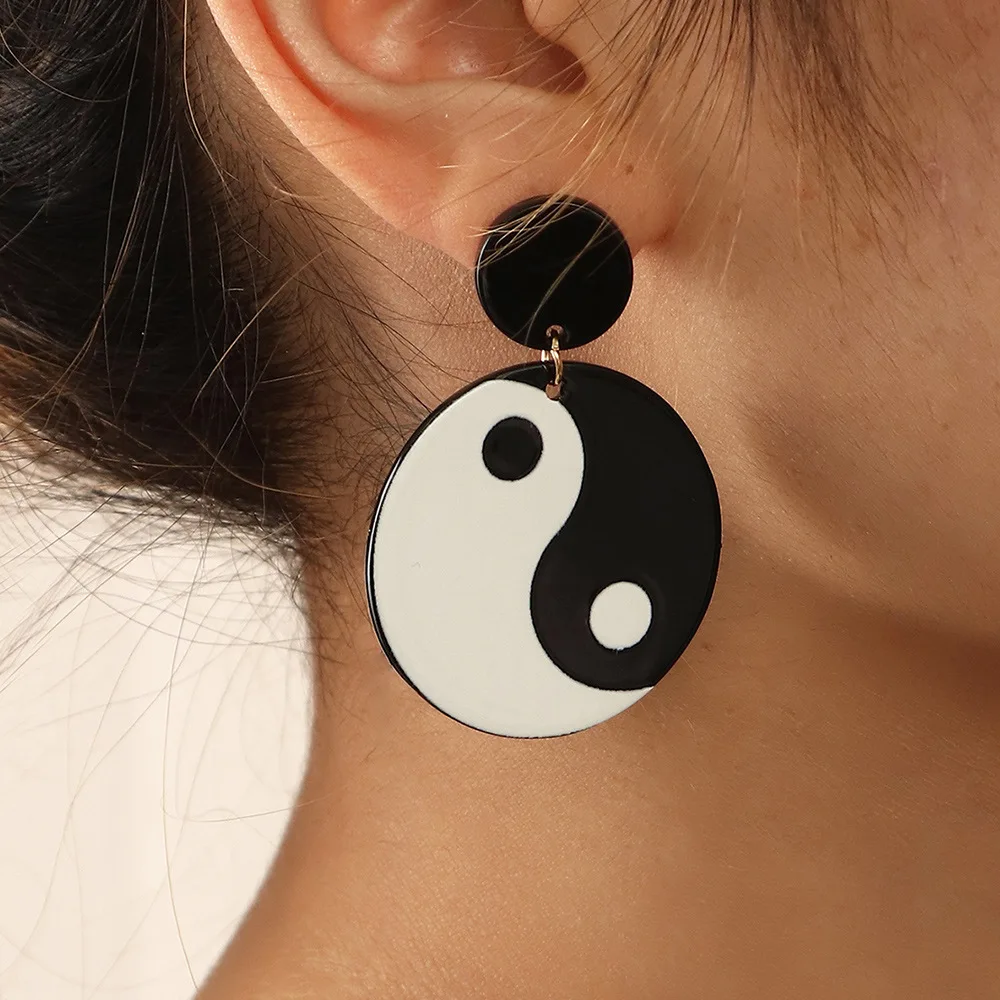 

KunJoe 2022 New Fashion Yin Yang Tai Chi Big Hoop Earring for Women Hip Hop Punk Taiji Dangle Earring Statement Bijoux Jewerly