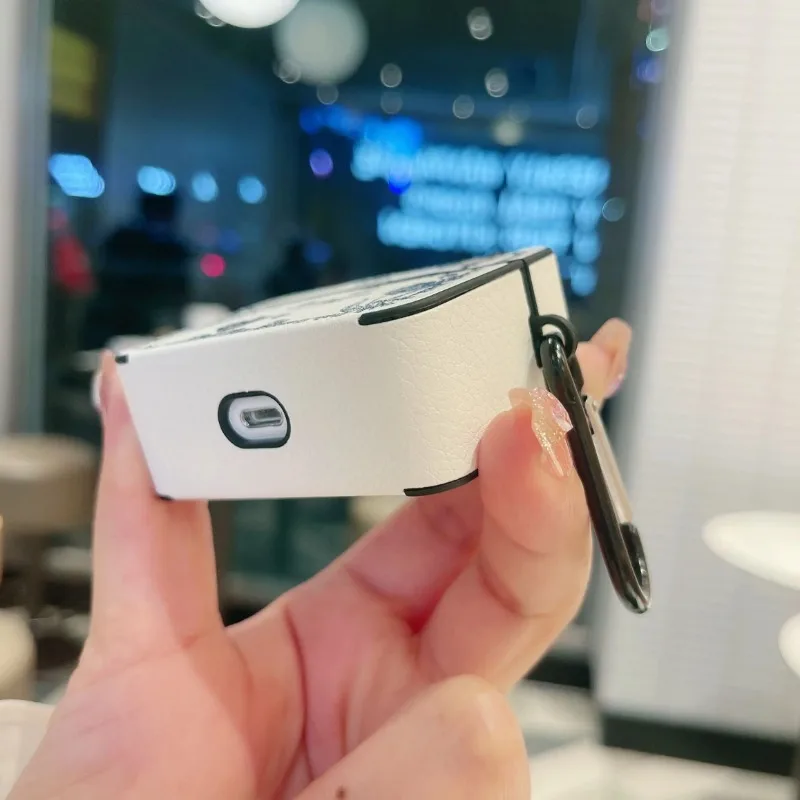 Чехол с белой розой в стиле ретро для Airpods Pro 2