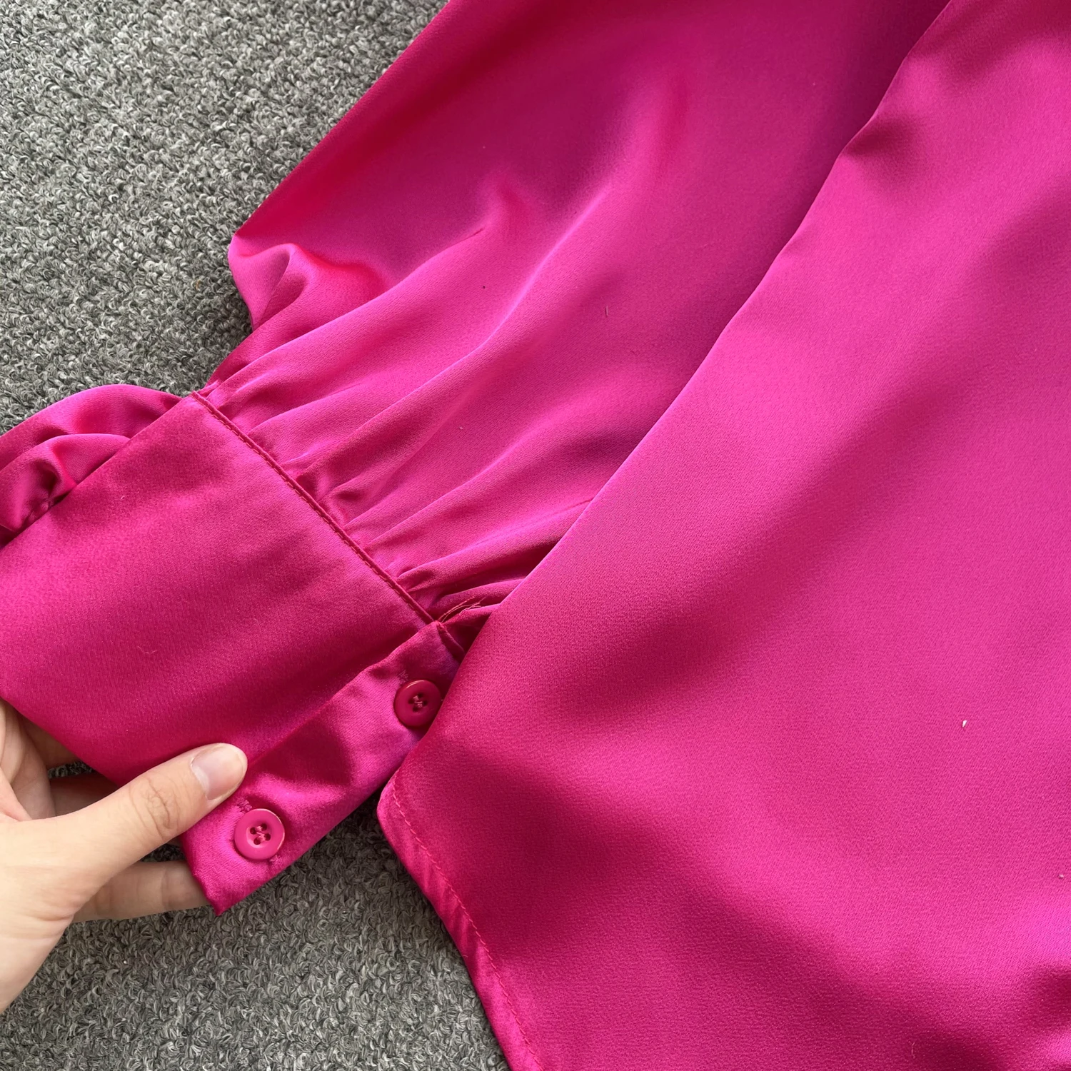 Шикарный элегантный атласный Свободный Топ с трехмерным цветочным принтом и