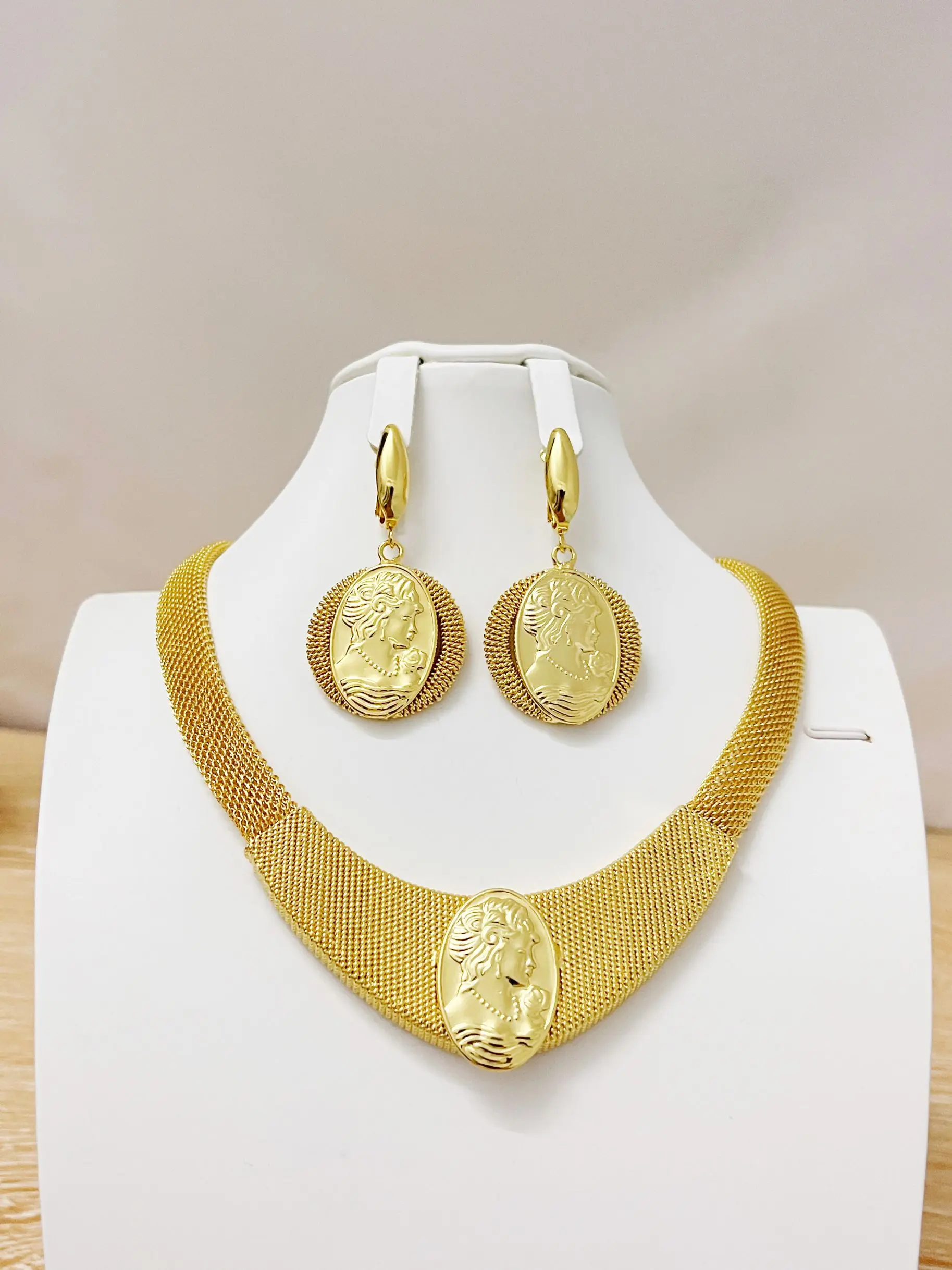 Conjunto de joyas brasileñas de Color dorado para mujer, conjunto de Gargantilla y pendientes de alta calidad, joyería chapada en Dubái, accesorios de regalo