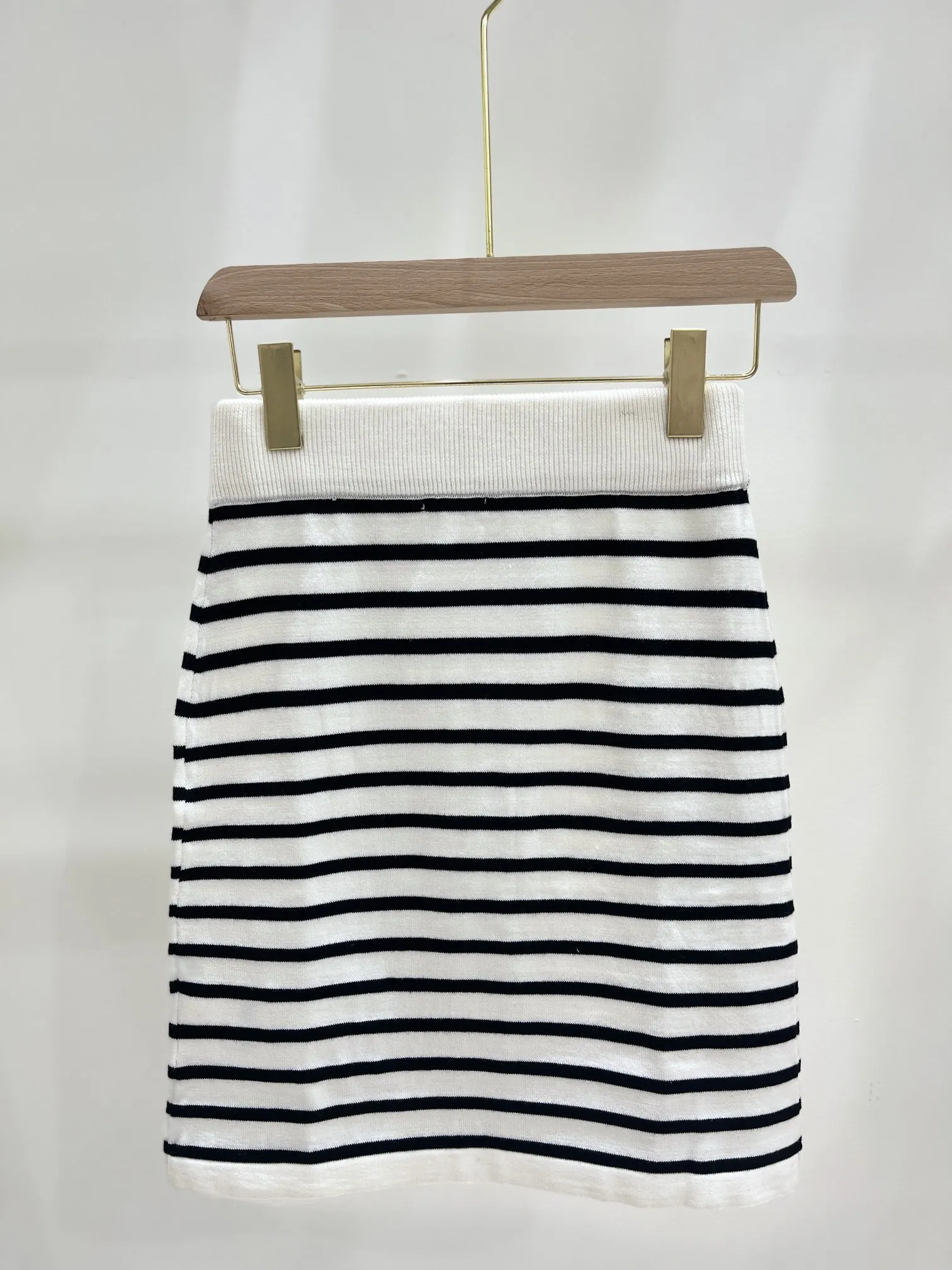 

2023 new spring and summer knitted skirt