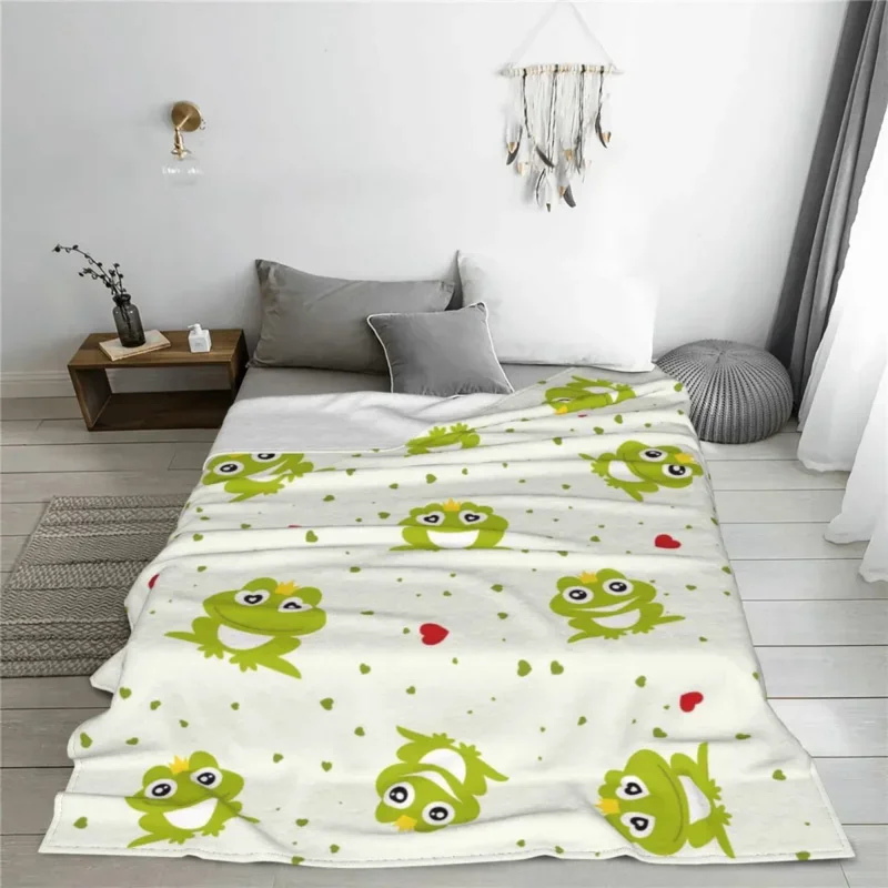 

Cartoon Cute Frog Velvet Spring/Autumn Portable Lightweight Throw Blanket For Bedding Car Plush Thin Quilt