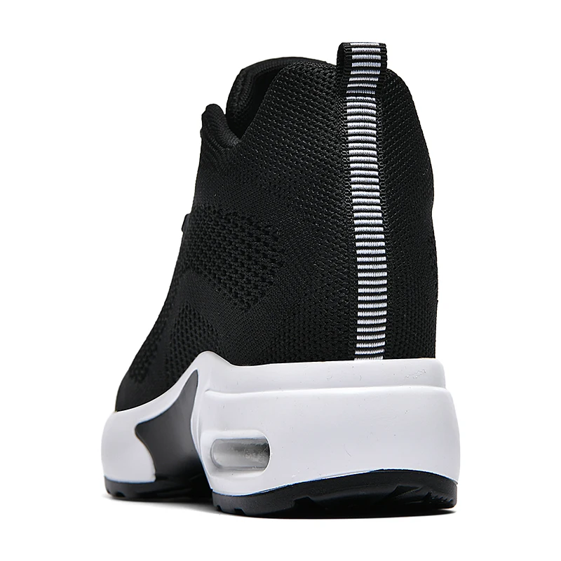 Женские туфли на толстой подошве черные сетчатые с прорезями внутри