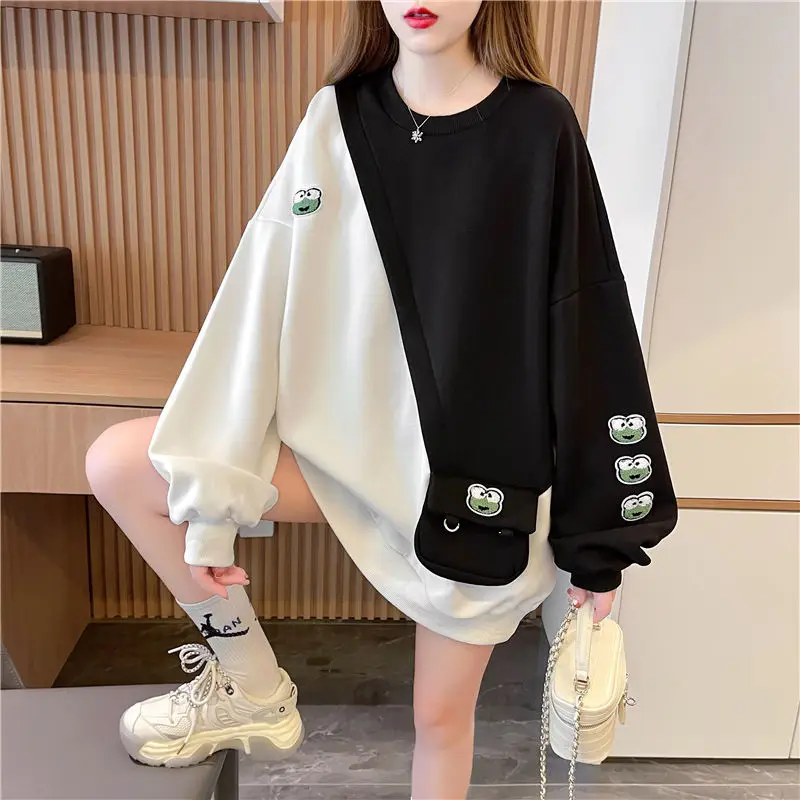 

Повседневная Толстовка без пальцев с круглым вырезом для женщин Ранняя весна 2023 Корейская версия Свободная Толстовка без пальцев с вышивкой и карманами женский топ