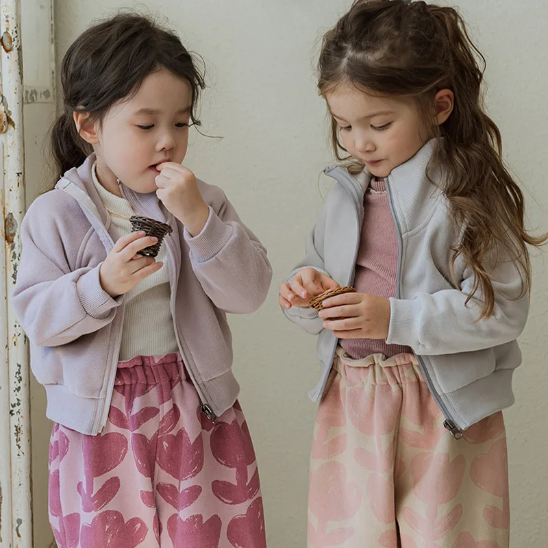 Пальто для девочек топ 2024 зимняя клубничная милая корейская хлопковая мягкая