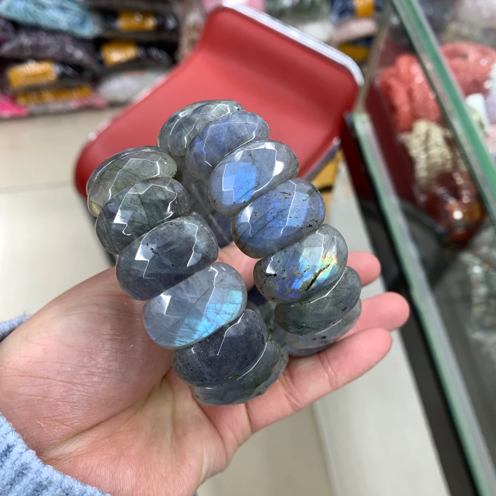 Женский браслет из натурального камня