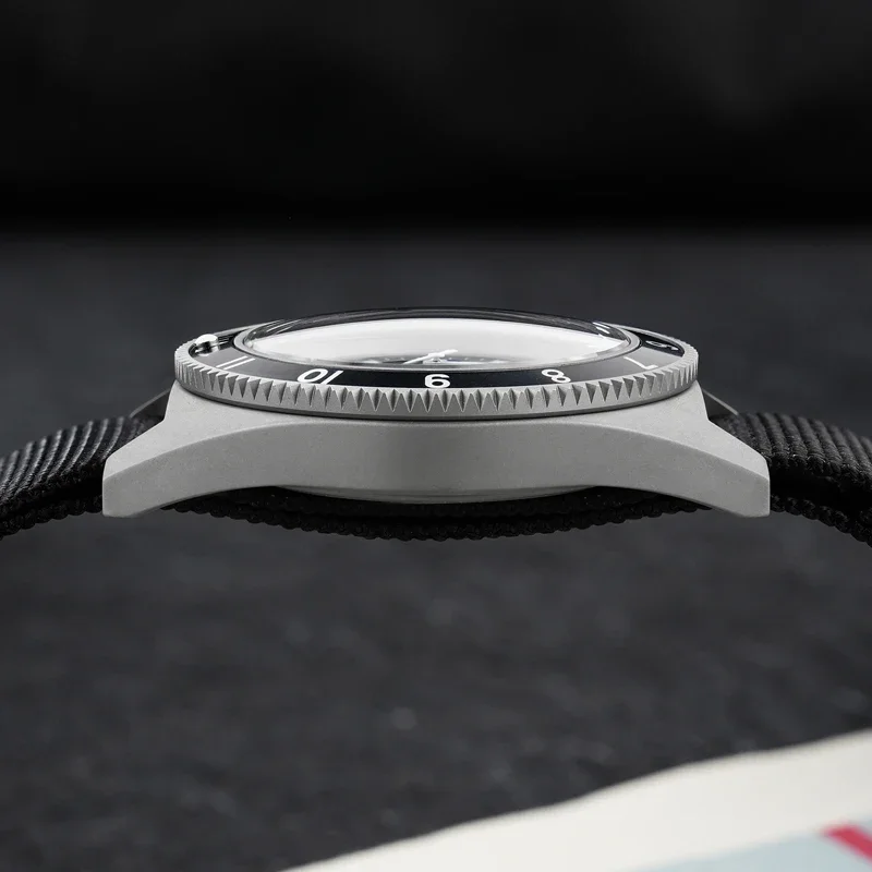 Фото Watchdives WD1972 Мужские часы VH31 Sweep Seconds Кварцевый механизм Сапфировые часы из нержавеющей стали Водонепроницаемые светящиеся наручные часы №4