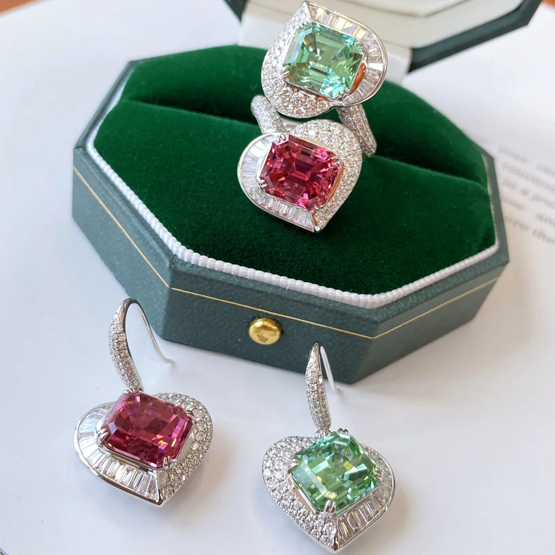 

Комплект из колье и сердца, из серебра 925 пробы