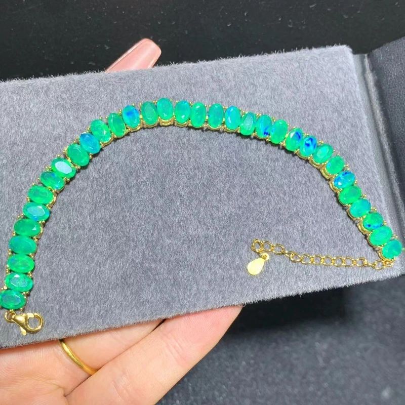 Женский браслет из серебра 925 пробы с натуральным зеленым опалом