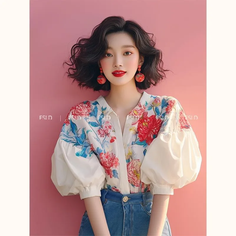 Блузка во французском стиле с объемными рукавами и цветочным узором. Новая