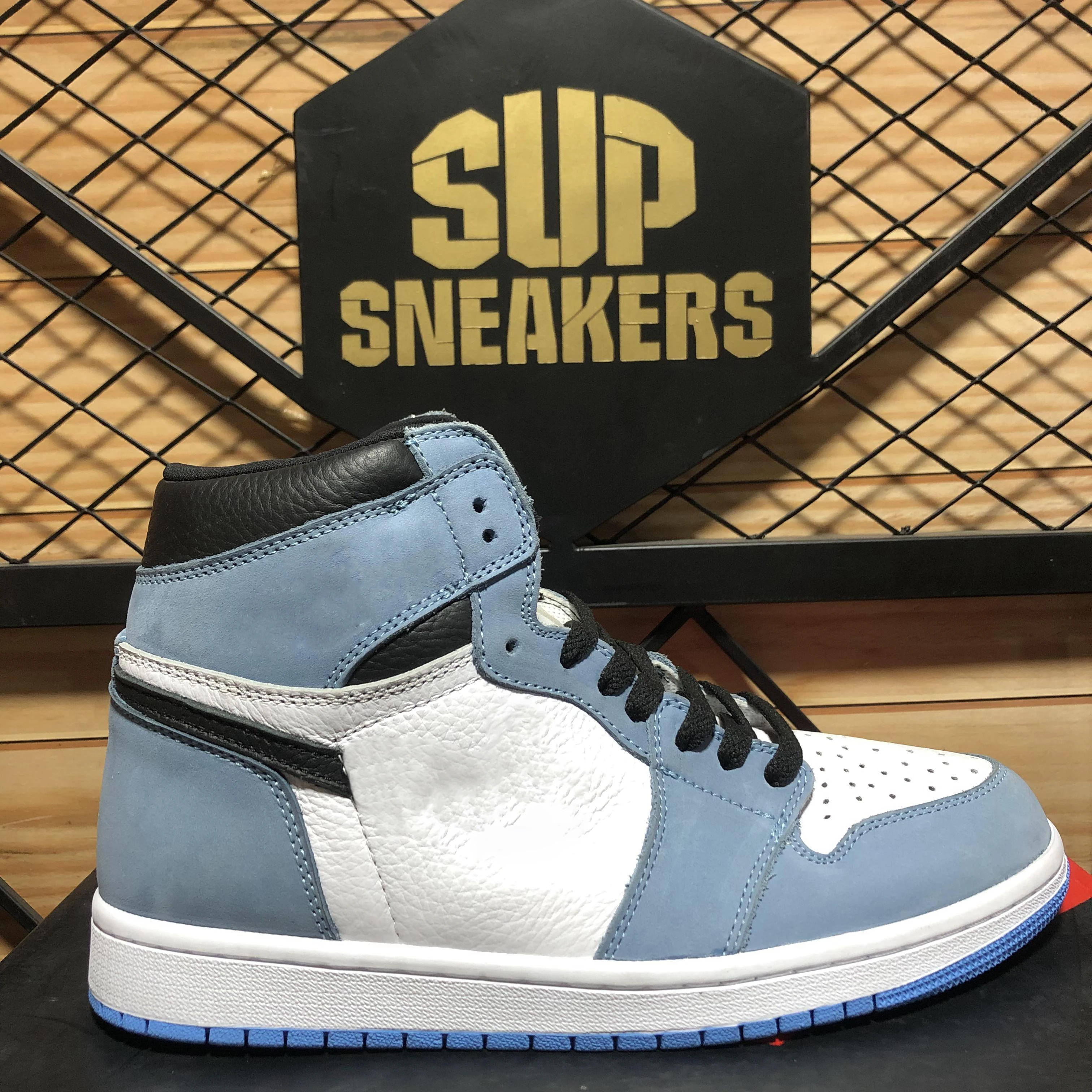 

Shoes Men Women High Quality Basketball Shoes Male Outdoor Sneakers Breathable Sports Running Shoes Zapatillas Hombre 36-47