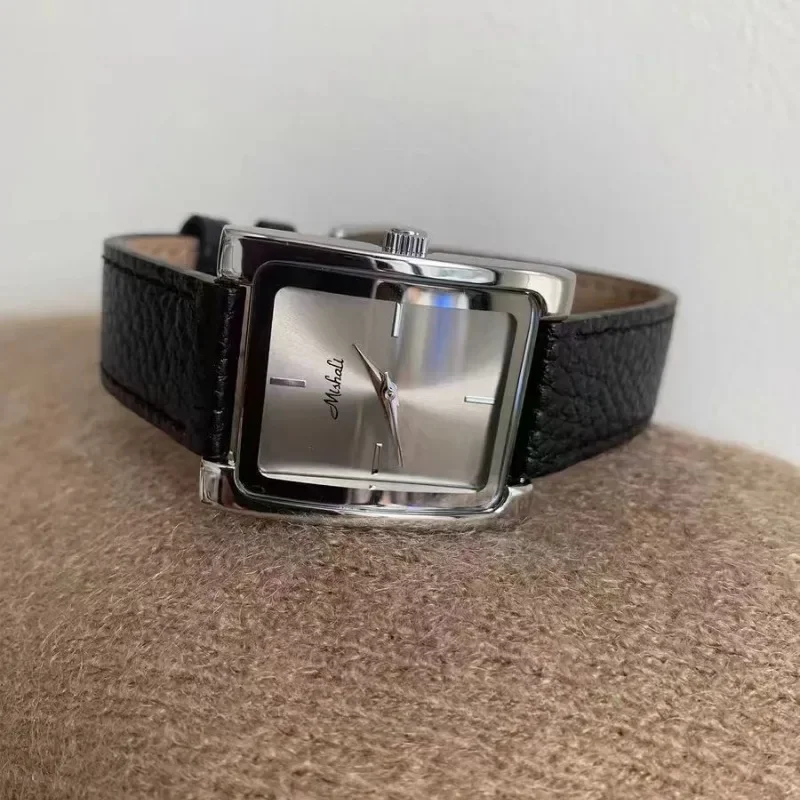 Часы наручные женские кварцевые в виде четырехлистного клевера роскошные