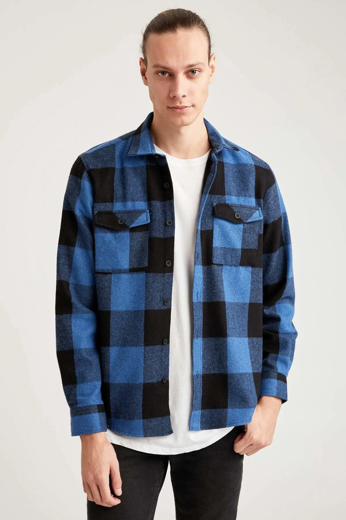 

Клетчатая рубашка с длинным рукавом