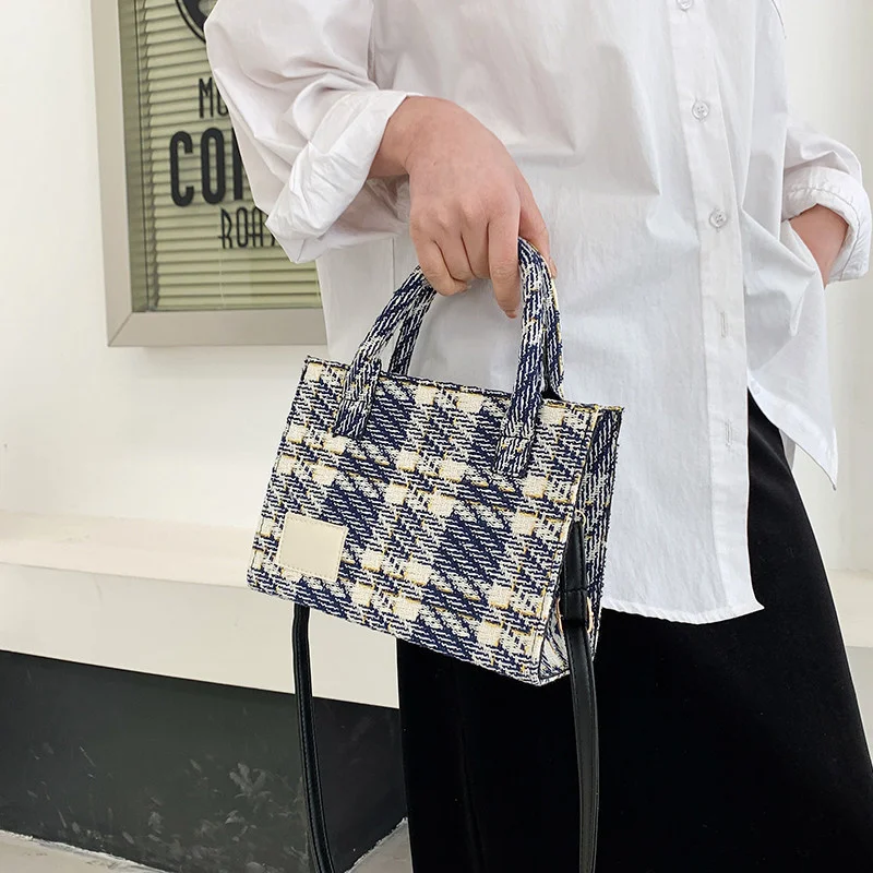 2022 spring new style Messenger Bag Fashion niche bag soft face Plaid canvas bag square portable bag single shoulder bag