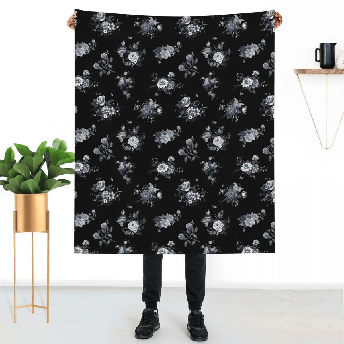 

Retro White Flower Blanket Pretty Floral Print Sofa Winter Warm Throw Blanket Customize Fleeze Blankets
