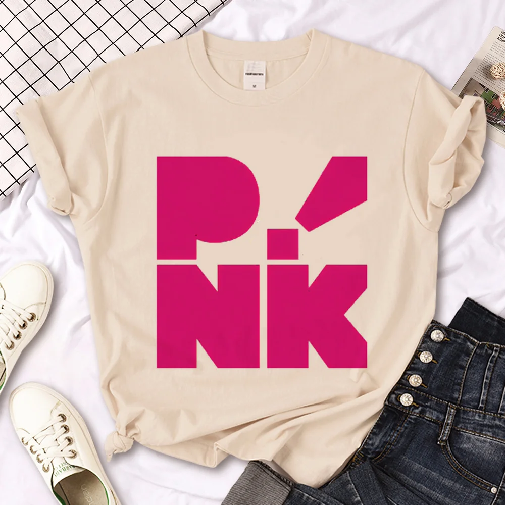 Женская футболка в японском стиле