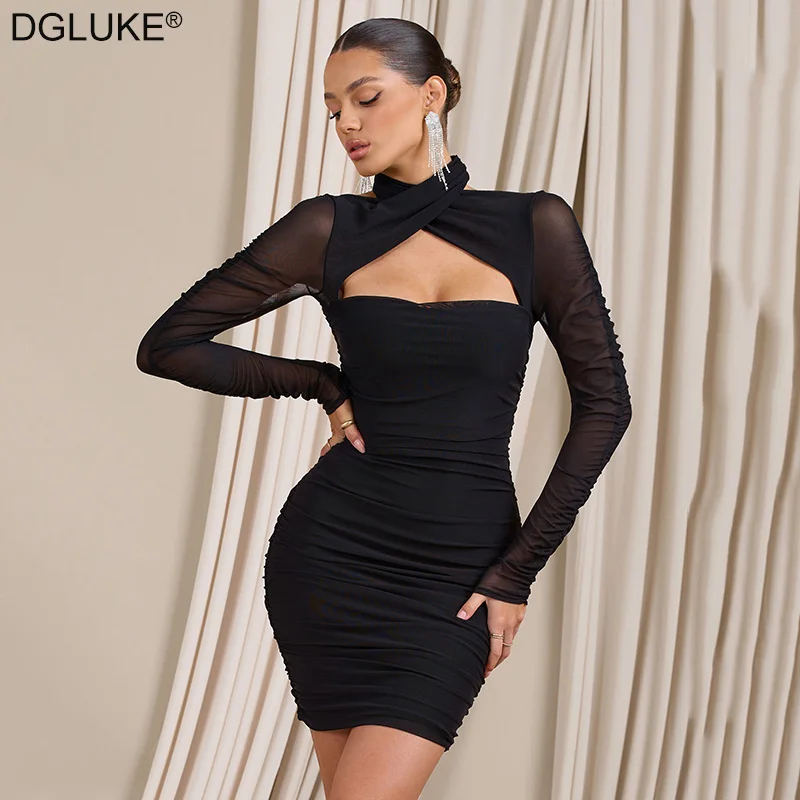 

Мини-платье с лямкой на шее, длинным рукавом и открытой спиной