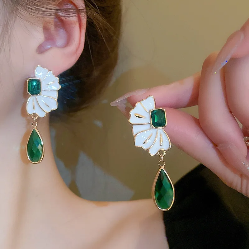 

Minar Retro White Color Enamel Flower Water Drop Dangle Earrings for Women Green CZ Cubic Zircon Long Pendant Earring Oorbellen