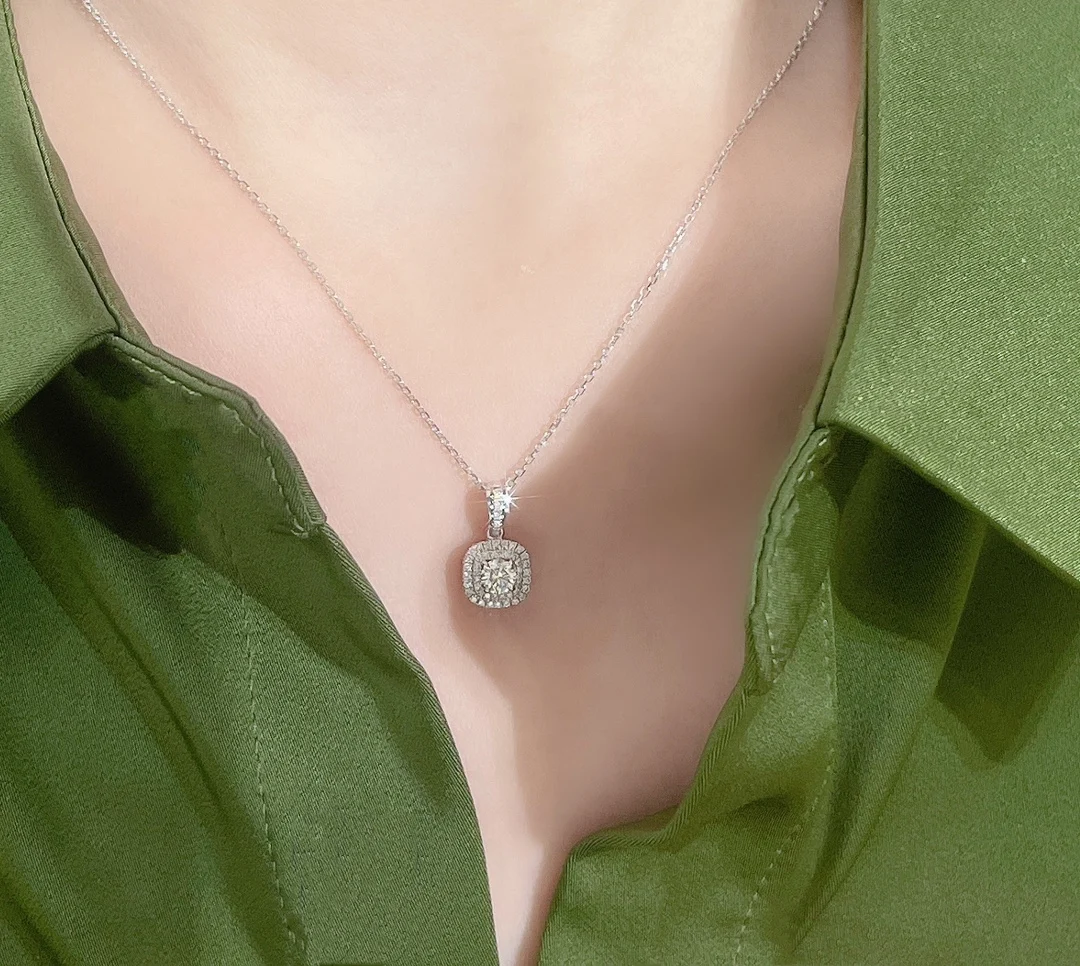 Double Ensemble 8K Gold 32 Points Natural Diamond Small Square Necklace Light Luxury Choker Classic Sweater Chain Pe...