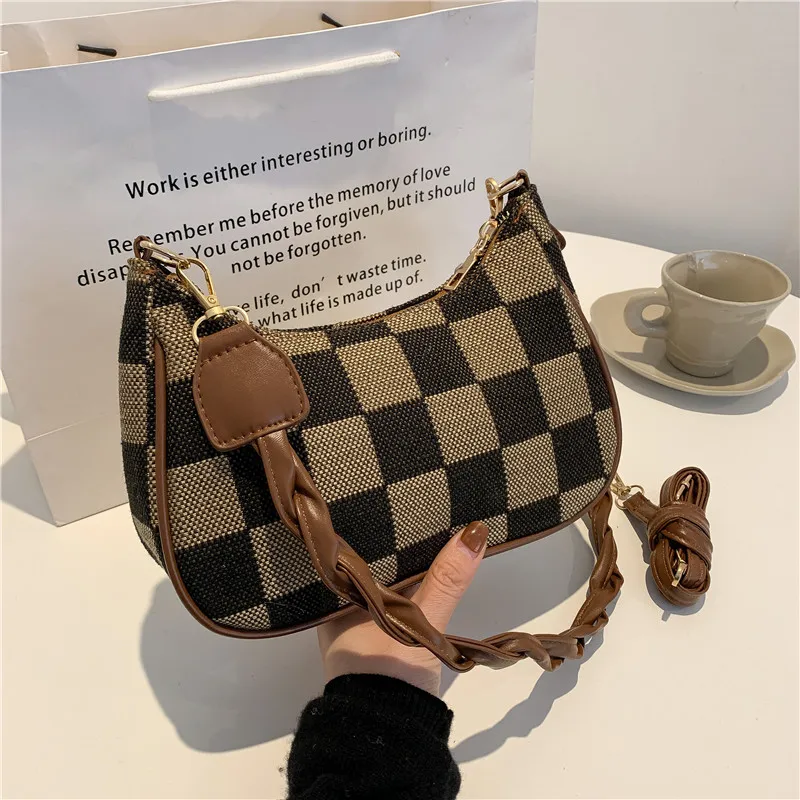 

Net Red Retro Chessboard Lattice Underarm Bag Women's 2022 Autumn And Winter New Fashion Versatile One Shoulder Messenger Textur