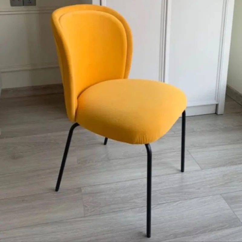 

Unique Dining Table Chair Nordic Minimalist Mobile Wholesale Stool Chair Dressing Table Soft Sillas De Espera Furniture Design