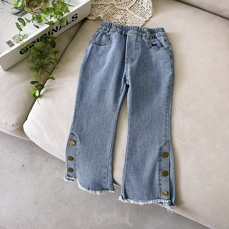 

Демисезонные джинсовые брюки для маленьких девочек с эластичным поясом, однотонные простые детские расклешенные брюки, удобные мягкие мод...